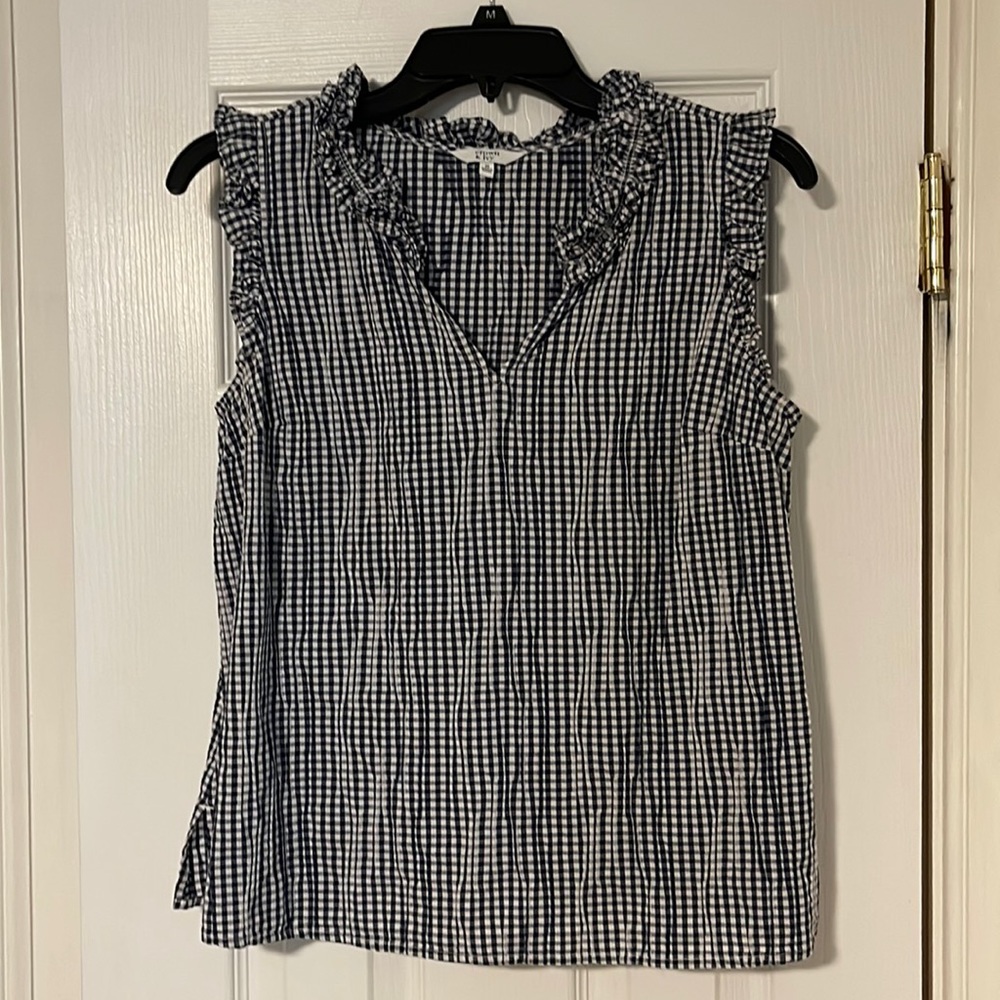 Crown & Ivy top
Shoulder and collar ruffles
Checkered royal blue and white